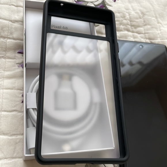 Google Pixel 6a Black 128gb - Picture 8 of 8